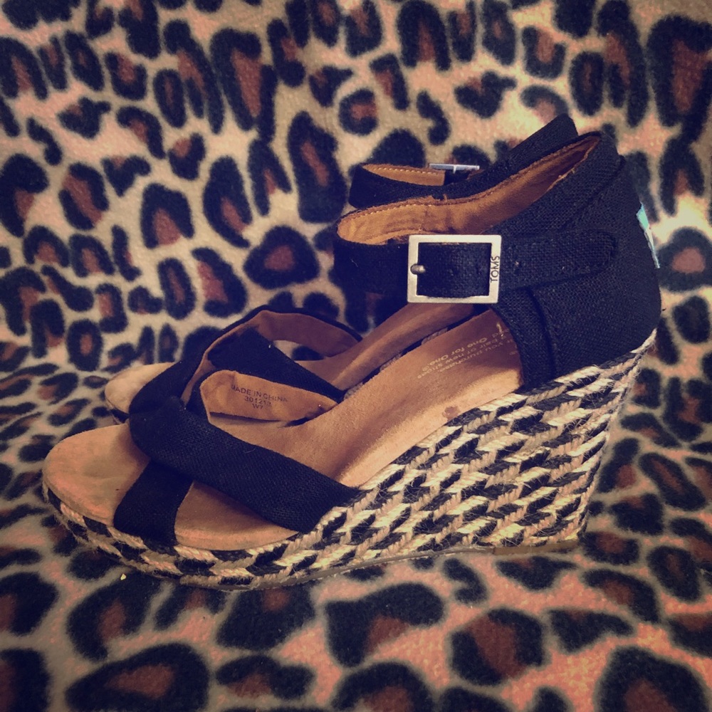 Toms black platform sandal wedges. Size W7.